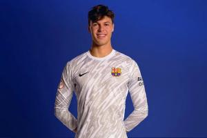 世体：巴萨为应对燃眉之急，紧急召回归队门将科亨，他将作为替补驰援一线。