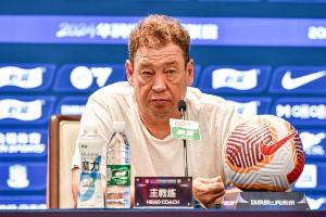 斯卢茨基表示，征战亚冠不仅是为了我们的球迷，也是为所有中超俱乐部而战。