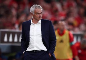 穆里尼奥表示，迪卡尼奥或许会因他的失利而高兴，但他仍会向其致意。