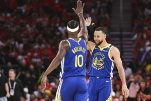 美媒质疑：勇士围绕库里建队三年努力未果，这笔投资值得吗？