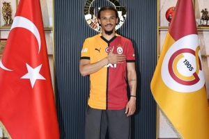 加拉塔萨雷主帅谈萨内替补未登场：他很重要，但这是战术决定