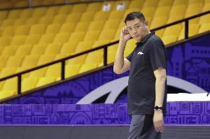 巩晓彬寄语年轻球员：别墨守成规，要珍惜机会、勇敢走出去为国争光