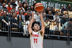 媒体人：以张博源当前的发展态势，他上半学期获得超过10个NCAA大学录取通知也并非意料之外之事。