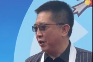 胡卫东盛赞中国男篮亚洲杯表现出色，并寄望更多年轻球员能走向国际舞台。