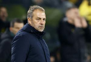 根据《每体》的消息，巴萨已清晰锁定引援目标，计划引进左脚中后卫、强力边后卫以及顶级中锋。