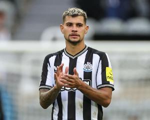 吉马良斯：我为埃斯特旺的助攻感到高兴，赛前我曾提醒他，对方后卫有时会走神。