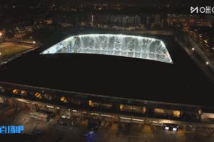 信号球员开场静立25秒以抗议海外赛，西甲直播仅播放20秒俯瞰镜头。