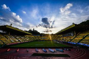 足球报报道：广州豹本轮主场迎战陕西联合，越秀山球场将开放一万个座位。