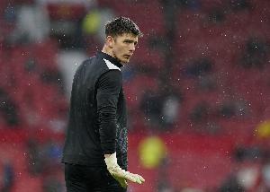 波普论欧冠对阵本菲卡：我目前状态正佳，与佳夫并肩作战的体验非常享受。