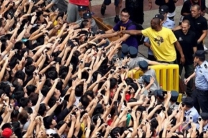 一哥：科比影响力深远，其经纪人佩林卡十分看重中国市场。