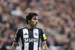 斯基拉报道称，托纳利与纽卡斯尔联续约至2029年，并附带一年延长选项，其总年薪将达1000万欧元。