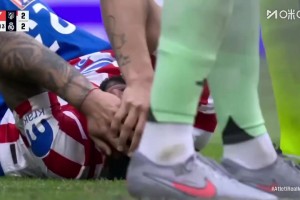 危险动作！居勒尔禁区爆头冈萨雷斯送黄点，小蜘蛛点射反超皇马！