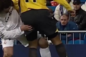 大帝护球与众不同！亨利人球分过一条龙霸气护球！