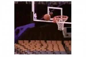 都是库里死忠粉吧？大连中学惊现男同学在舞台表演《库里》